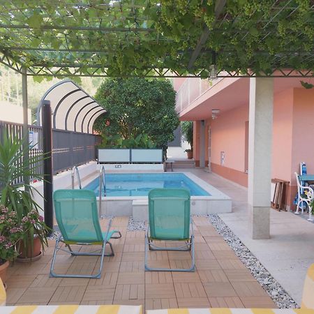 Poolside Paradise - A Hidden Gem In スプリト エクステリア 写真